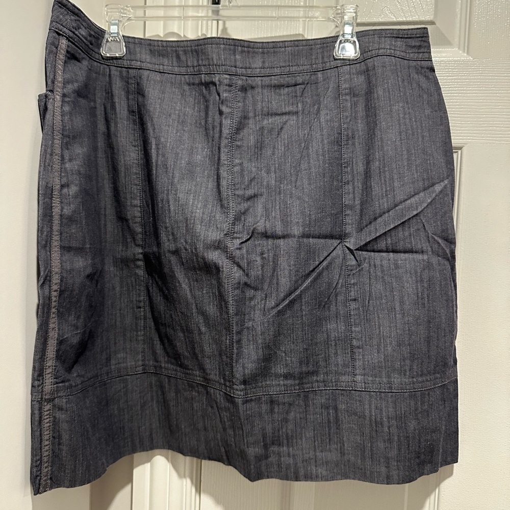 Mini Skirt - Picture 2 of 3